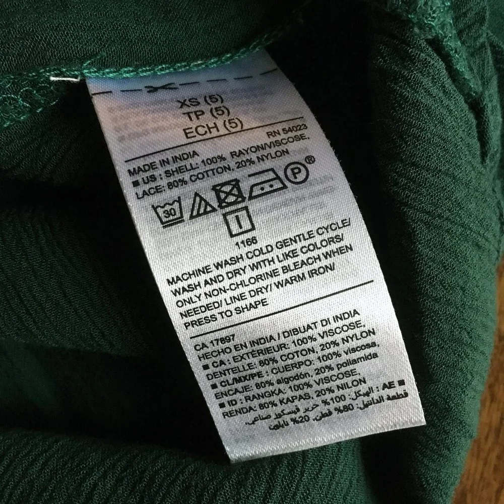 Old Navy lace-yoke crepe top XS 4-5